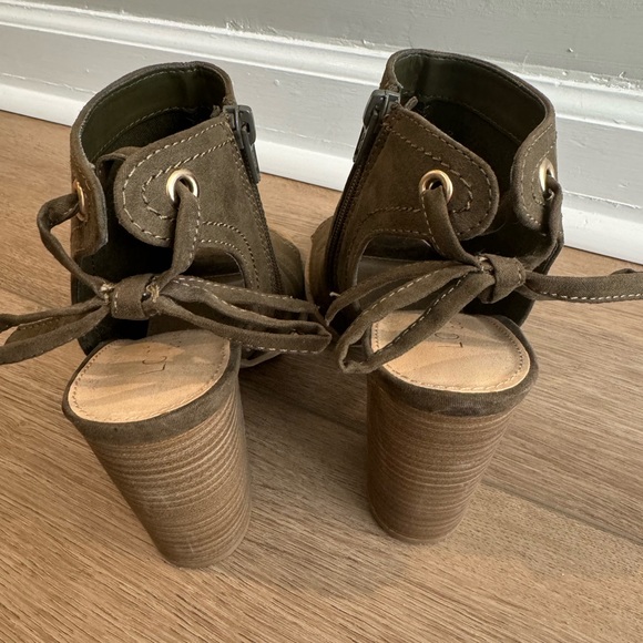 Lauren Conrad Green Booties Size 7 - Picture 3 of 6